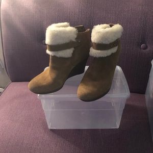 👢UGG Suede and Lambswool Boot Wedge